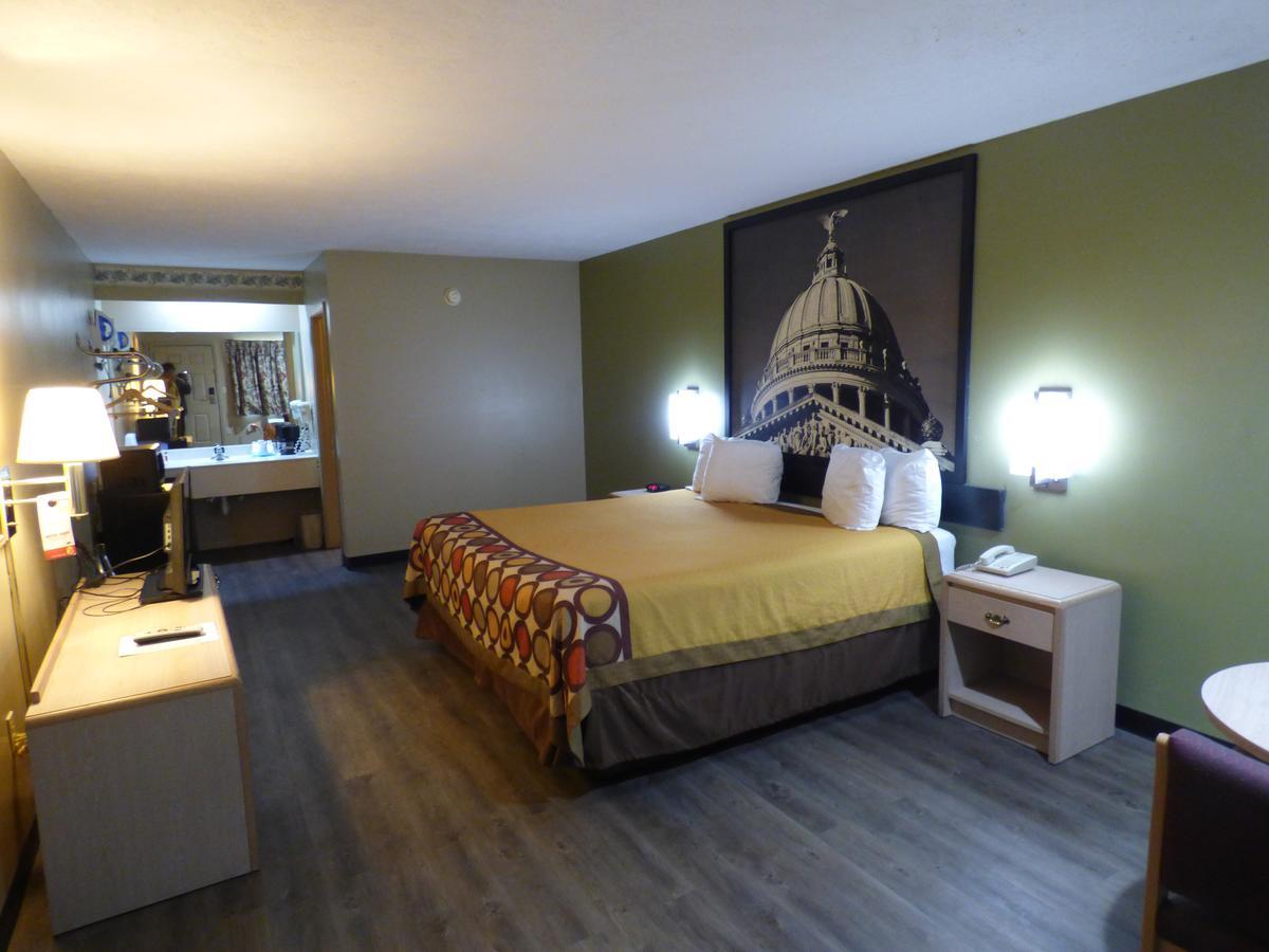 Super 8 By Wyndham Motel Kosciusko